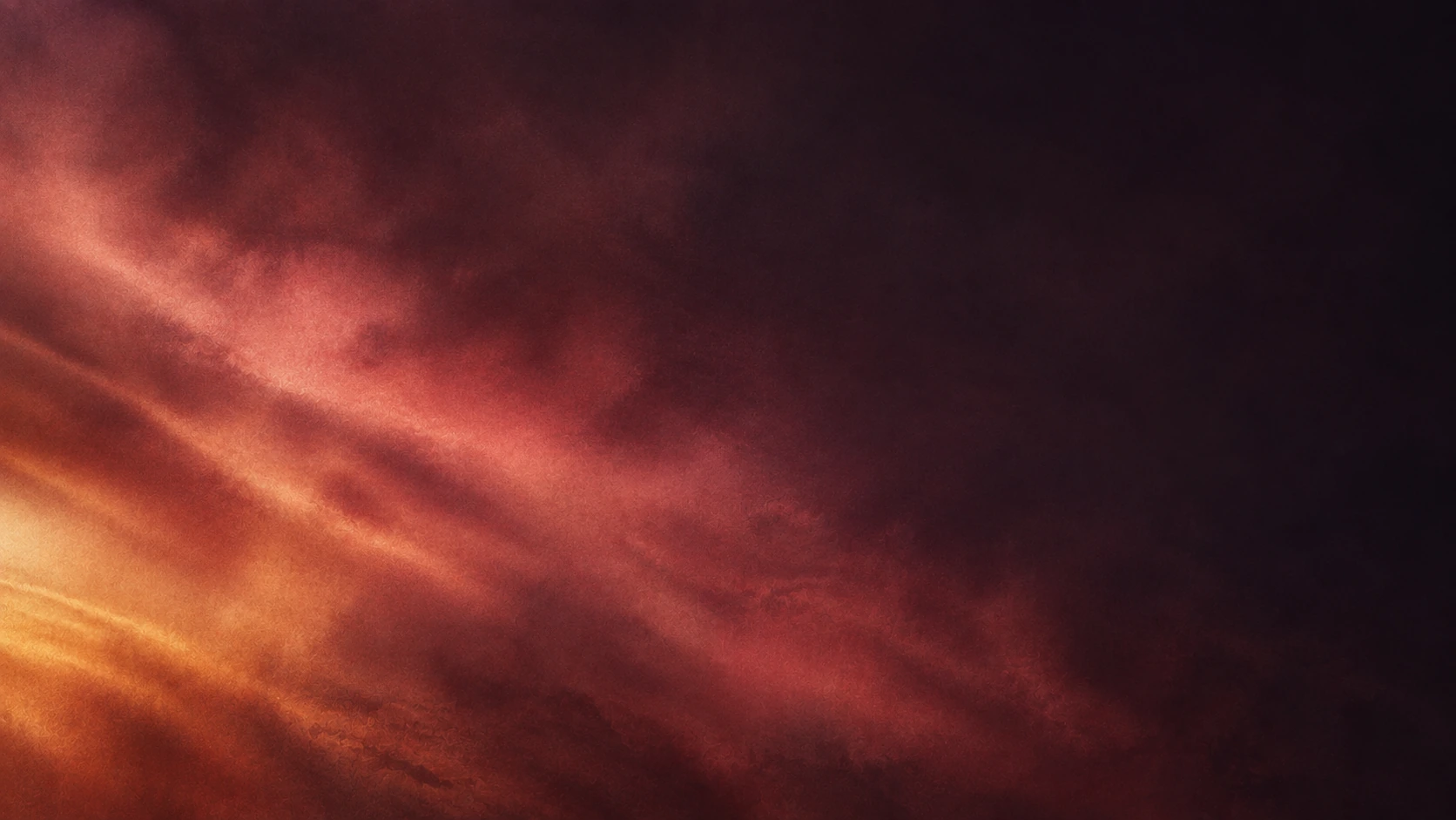 A soft afterglow in deep burgundy tones. Secondary color treatment within the same collection.